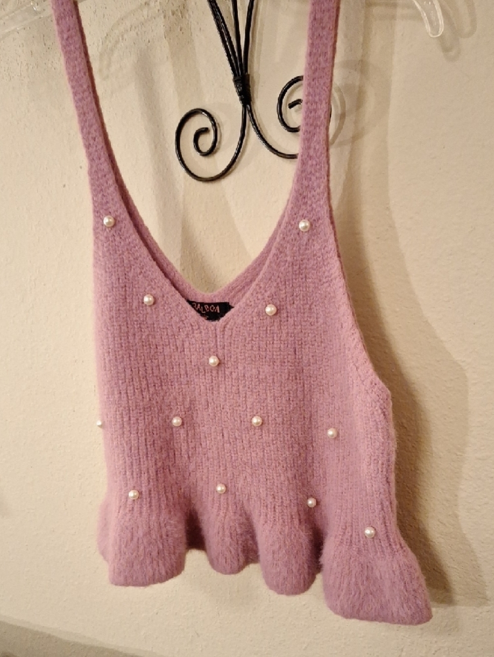 🔥🔥CLEARANCE ITEM🔥🔥BALBOA Pearl-Embellished Lavender Knit Tank Top. Size M - Picture 5 of 9